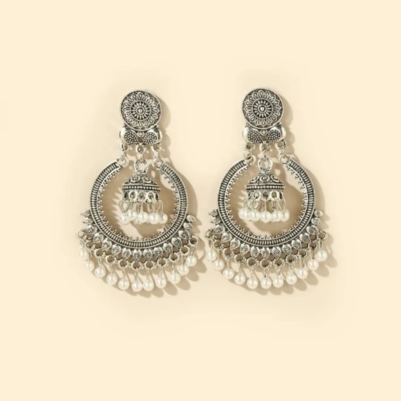 NWT Antique Silver faux pearls jhumka/ pakistani Indian jewellery/ chandbali - Picture 3 of 3